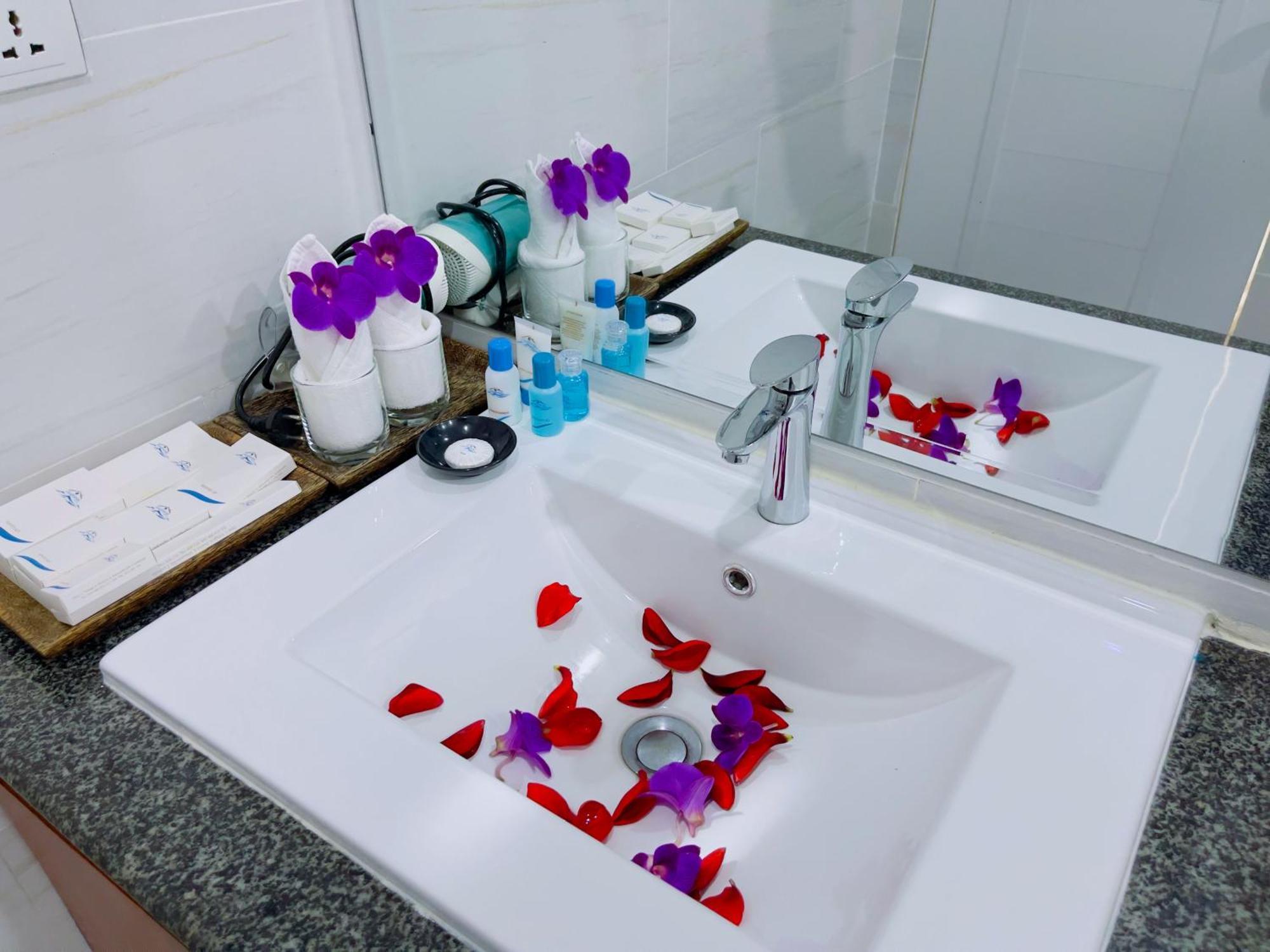 Sea Breeze Resort Сиханоуквил Екстериор снимка
