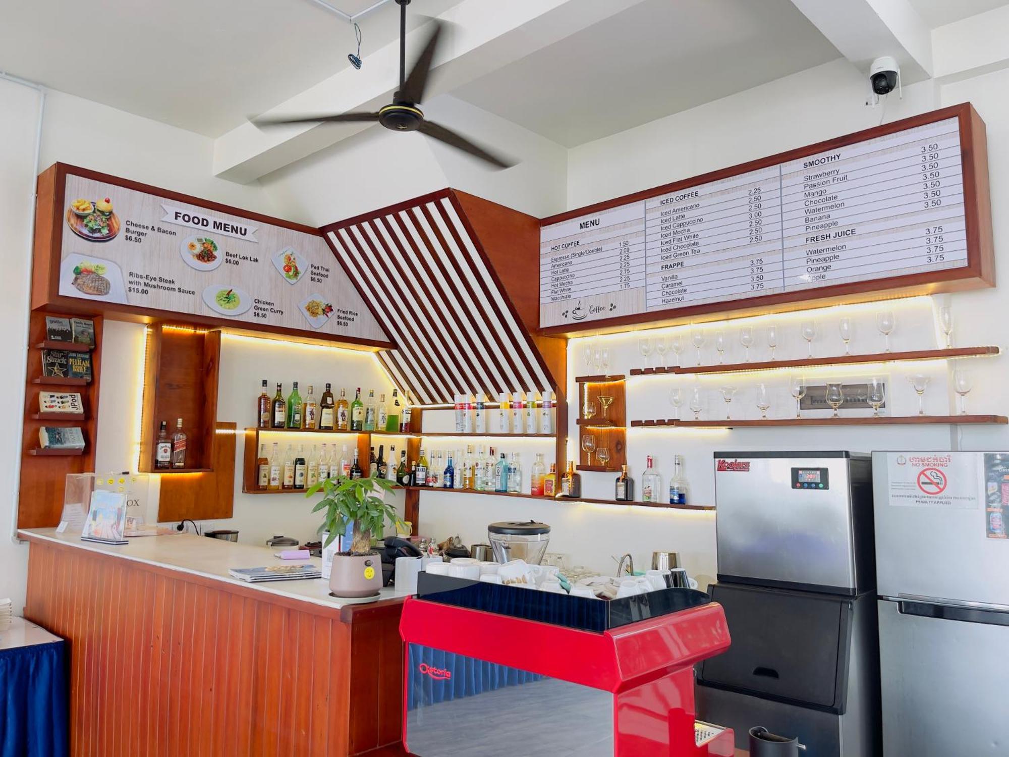 Sea Breeze Resort Сиханоуквил Екстериор снимка