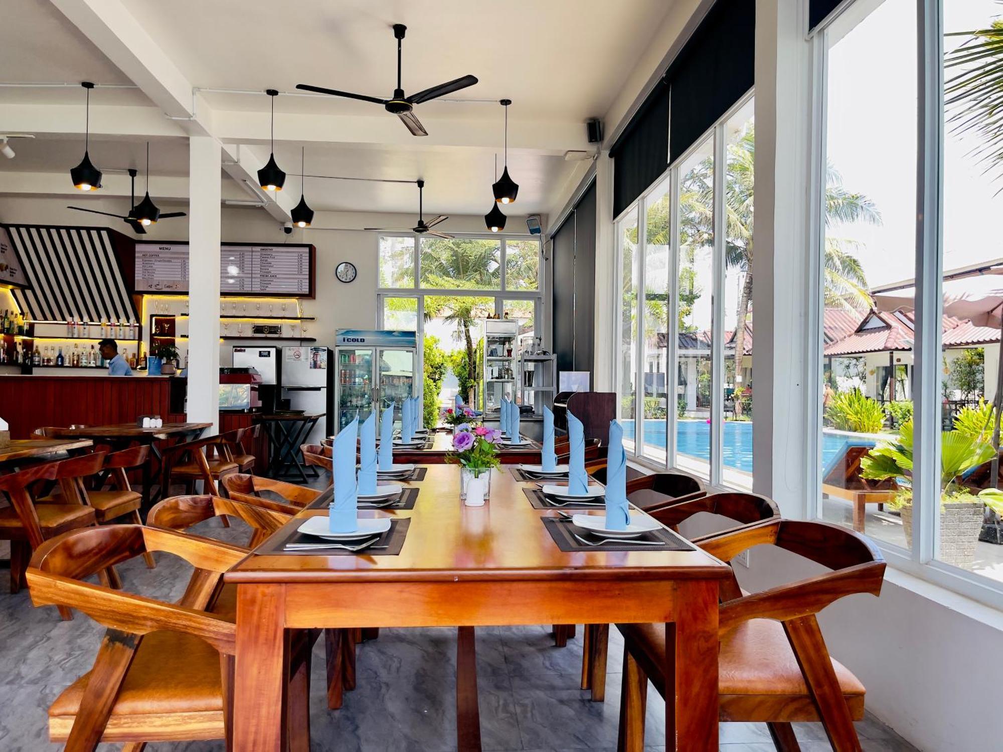 Sea Breeze Resort Сиханоуквил Екстериор снимка